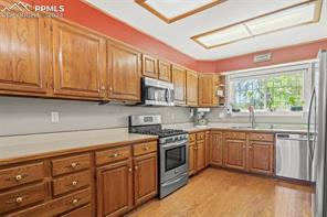 3855 Surrey Lane