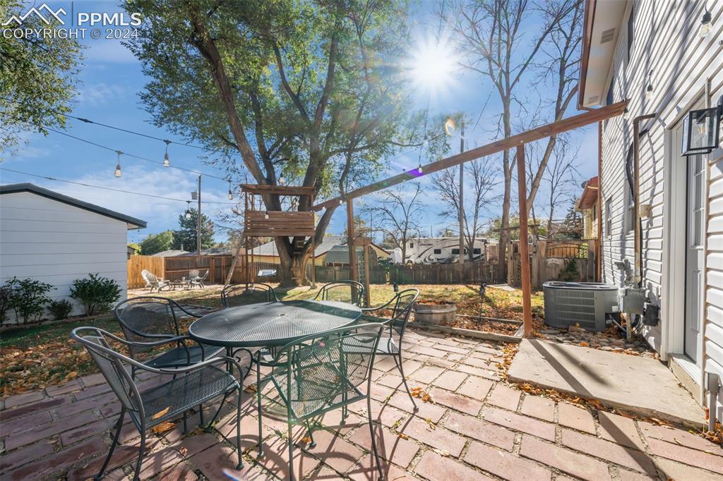 2421 N Sage Street