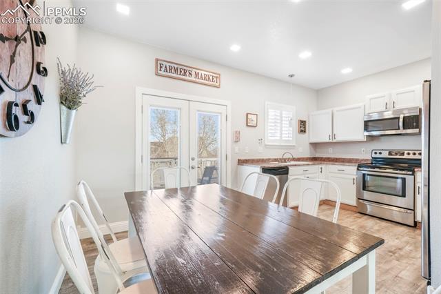 4635 Saddle Ridge Drive