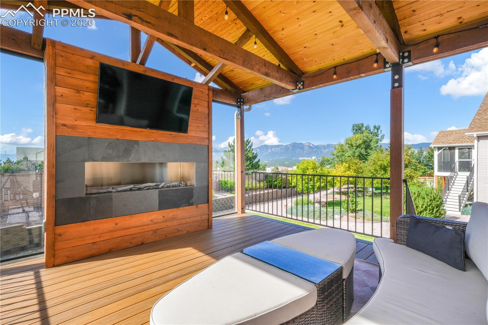 531 Fox Run Circle