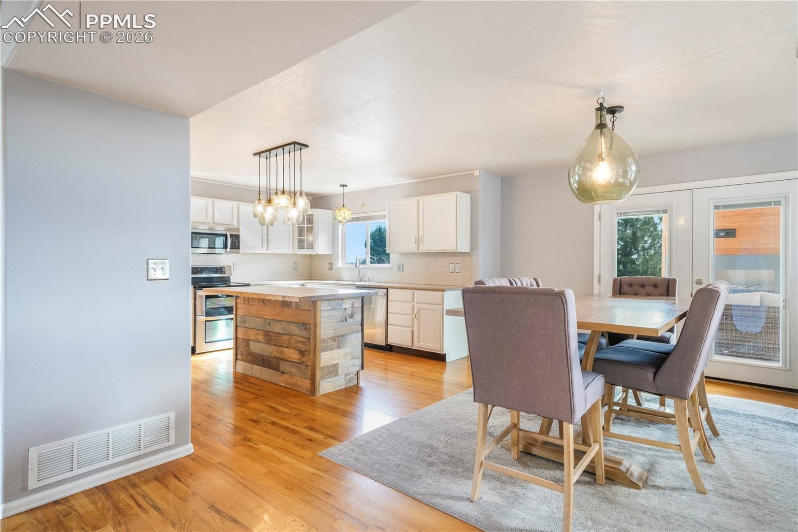 531 Fox Run Circle