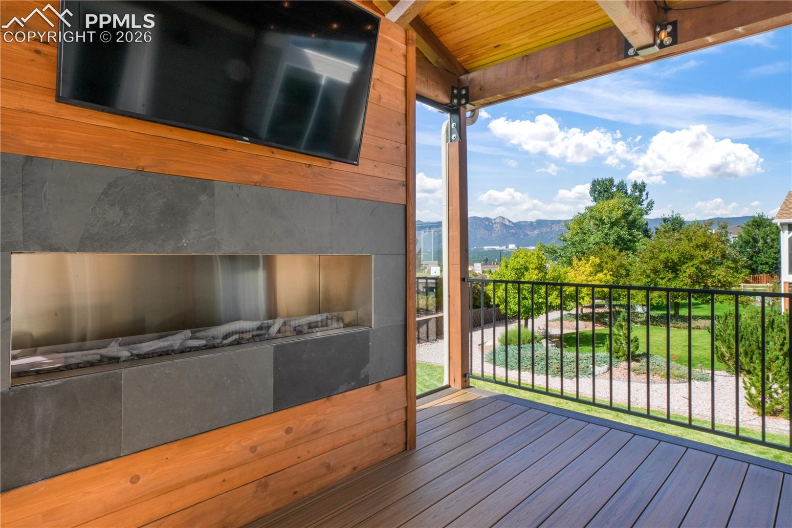 531 Fox Run Circle