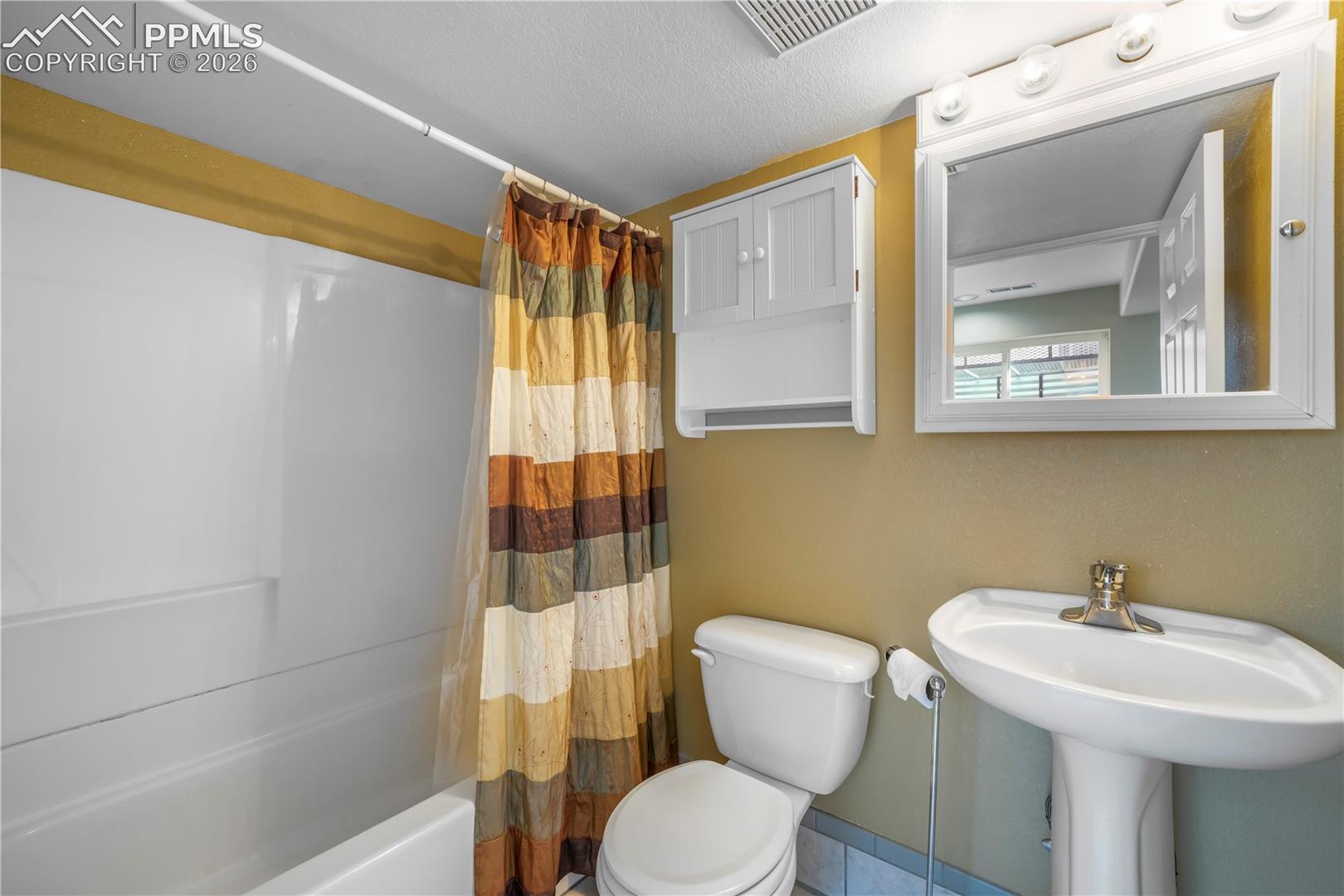 531 Fox Run Circle