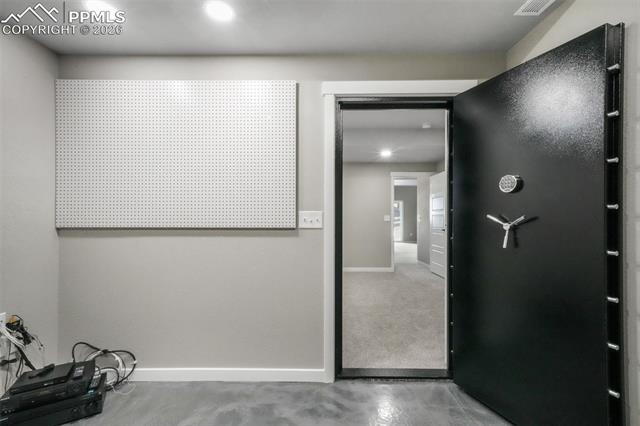 2573 Lakes Edge Drive