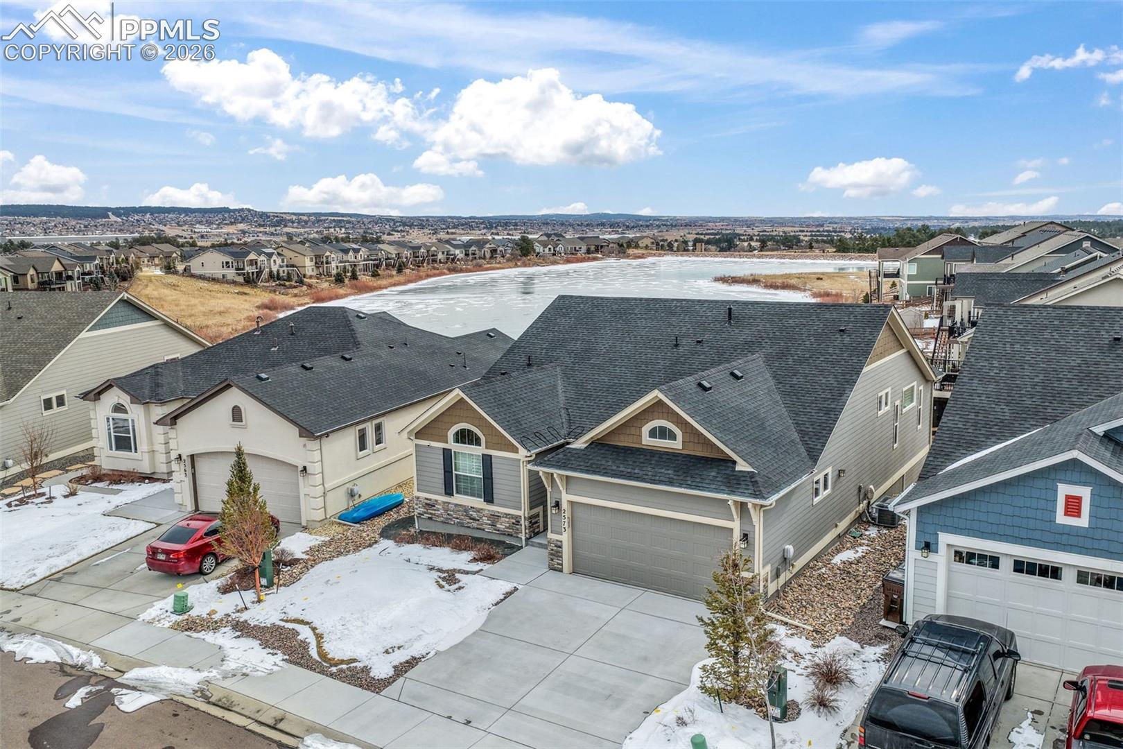 2573 Lakes Edge Drive