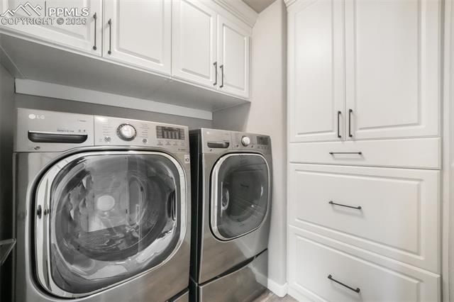 2573 Lakes Edge Drive