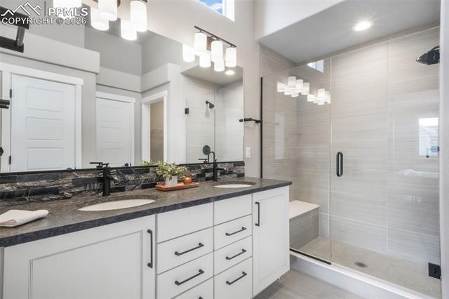 2573 Lakes Edge Drive