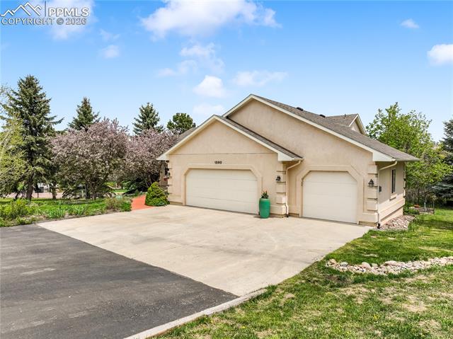 1590 Longview Circle