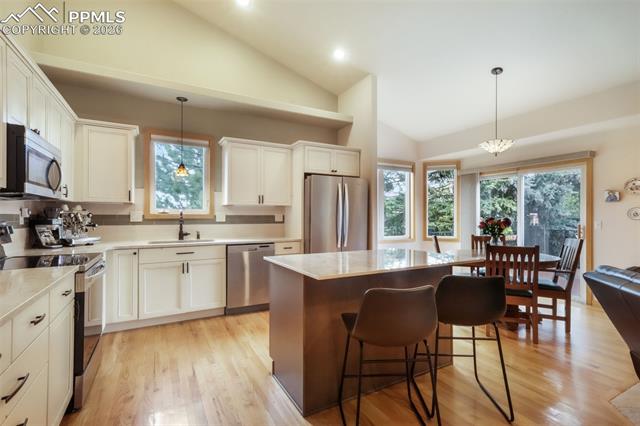 1590 Longview Circle