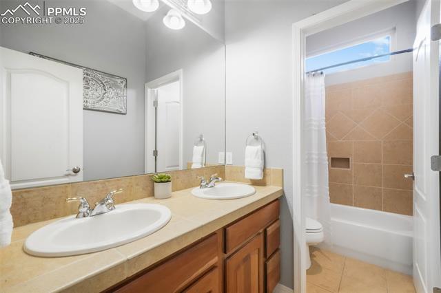 1236 Castlecombe Lane