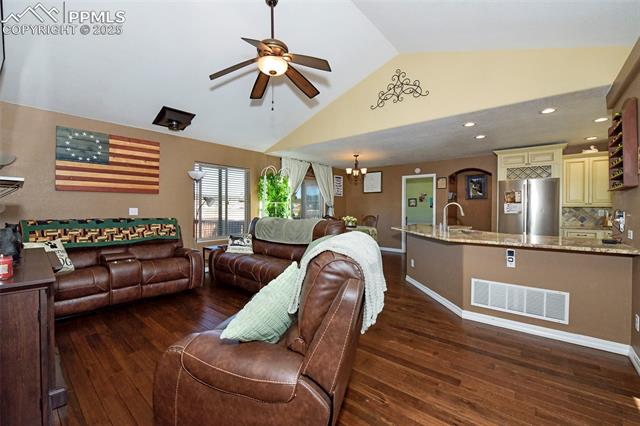 573 Empire Road