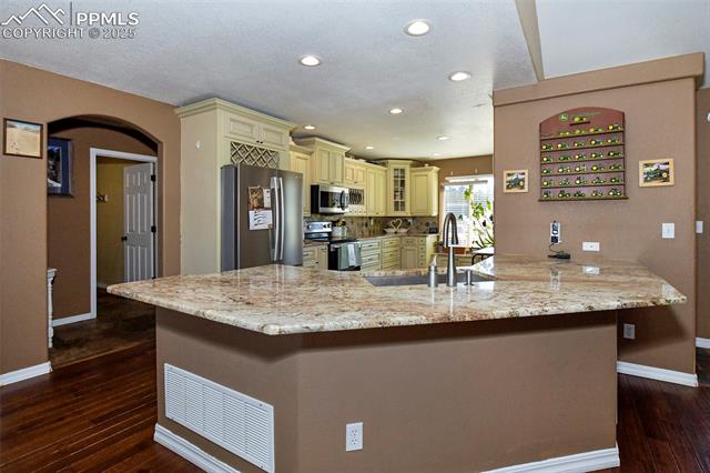 573 Empire Road
