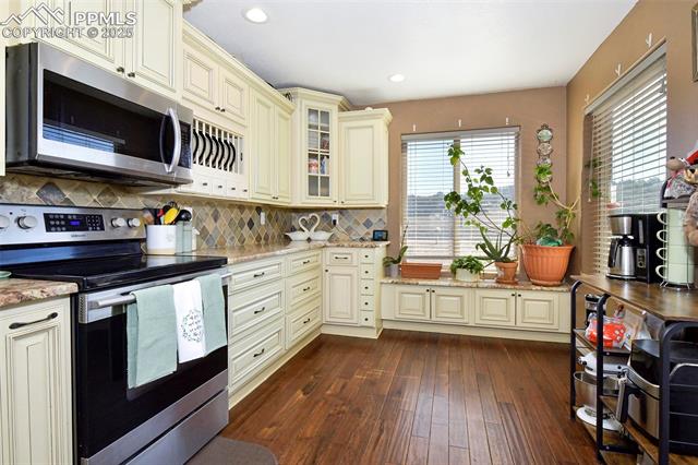 573 Empire Road