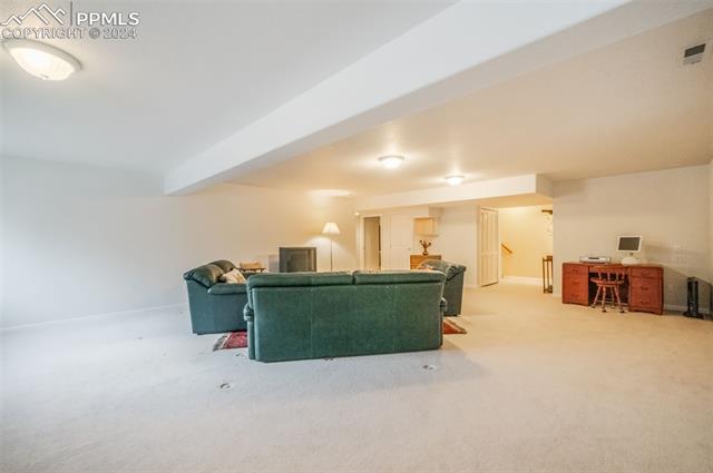 1755 Moorwood Point