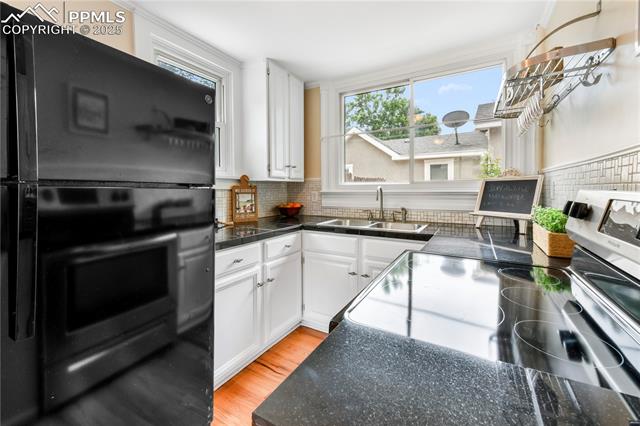 825 Arcadia Place