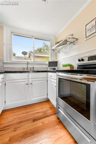 825 Arcadia Place