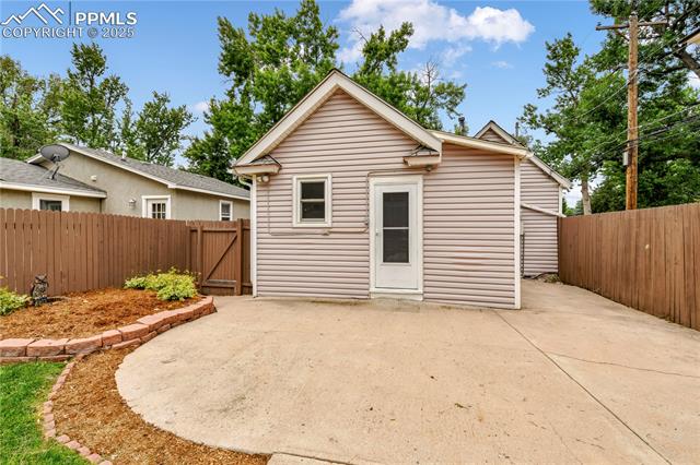 825 Arcadia Place