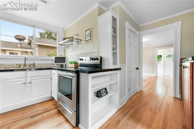 825 Arcadia Place