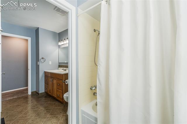 5101 Hackamore Drive