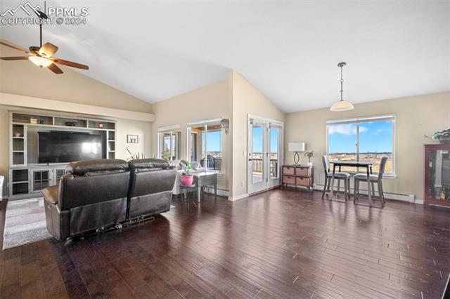 211 Las Lunas Street