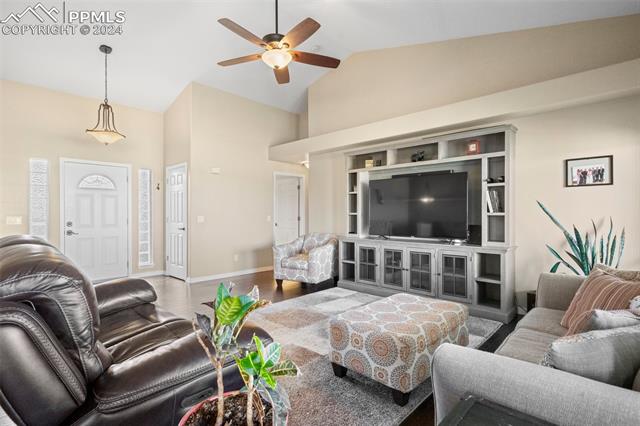 211 Las Lunas Street