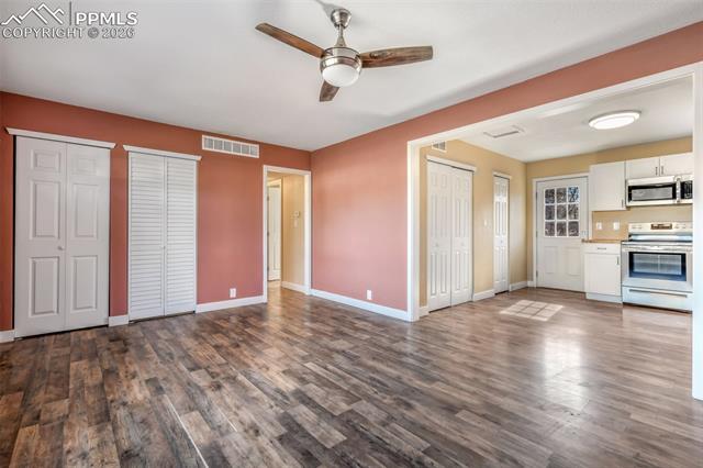 1051 Montrose Avenue