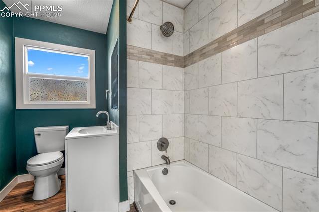 1051 Montrose Avenue