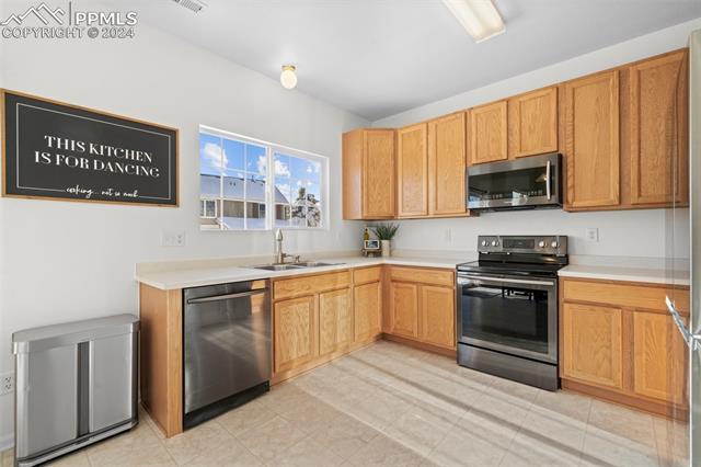 1442 N Stratton Avenue