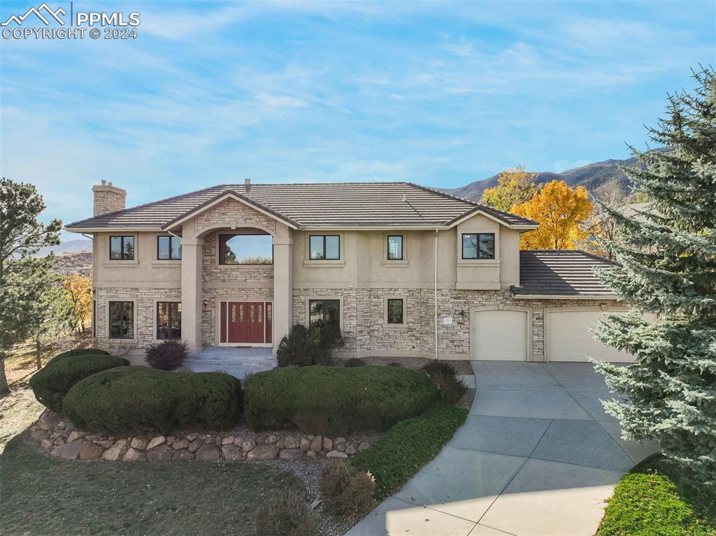 8360 Bluffview Way