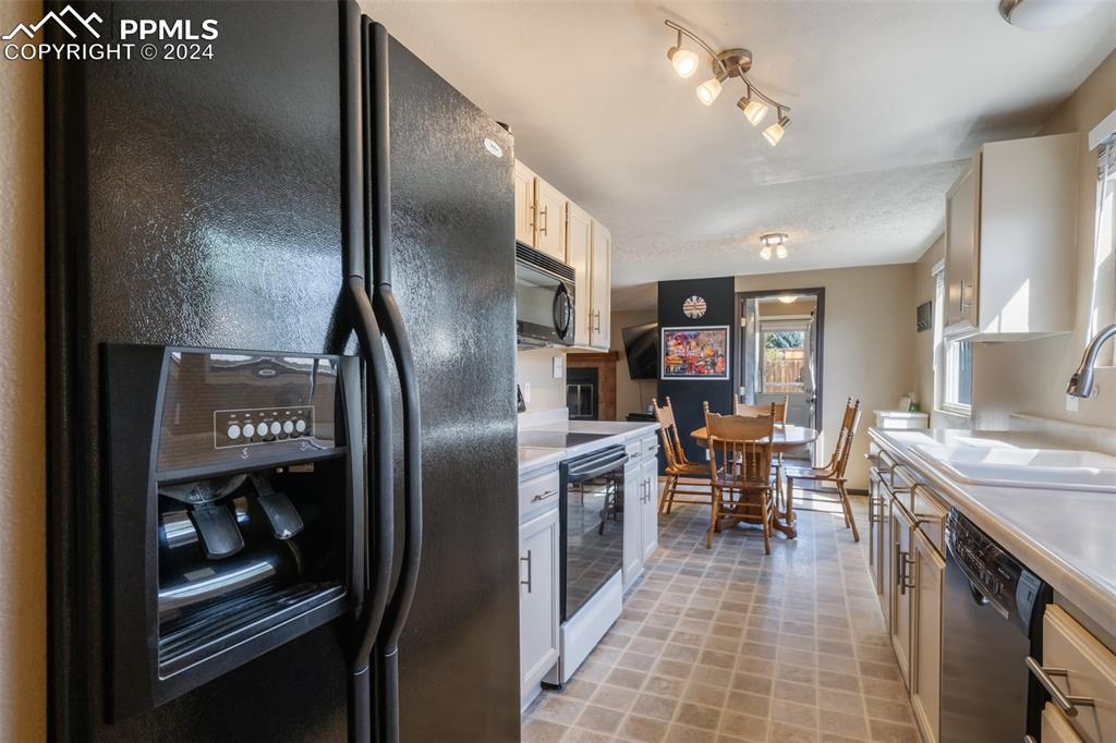 3270 Leoti Drive
