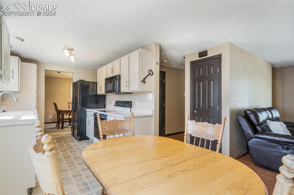 3270 Leoti Drive