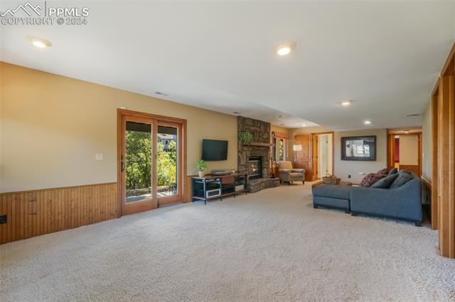 5221 Cliff Point Circle