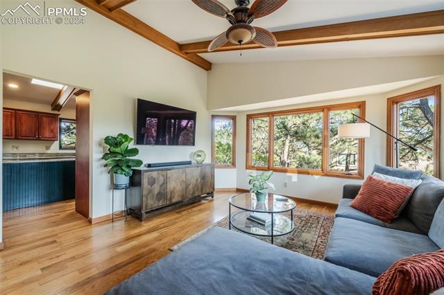 5221 Cliff Point Circle