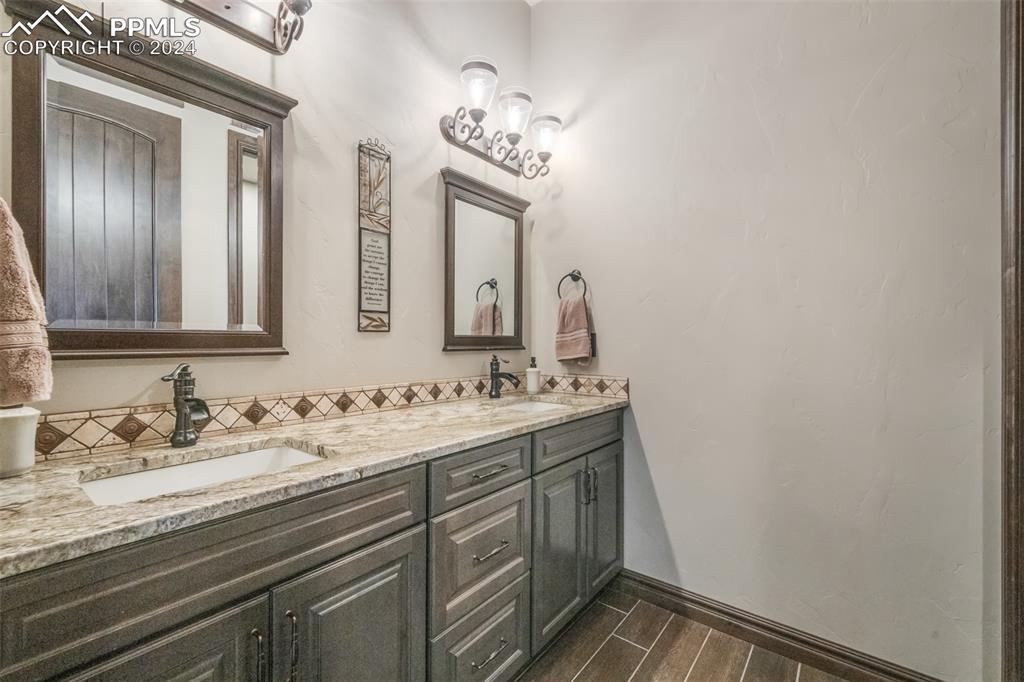 19150 Sixpenny Lane