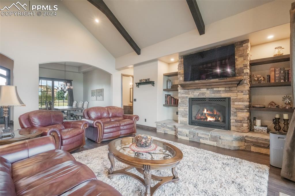 19150 Sixpenny Lane