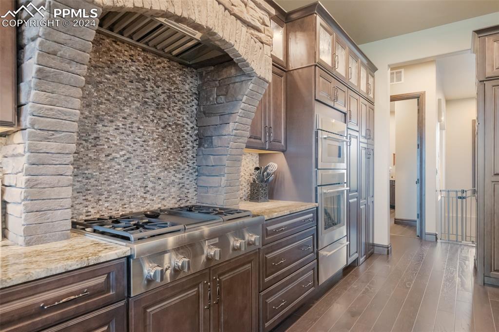 19150 Sixpenny Lane