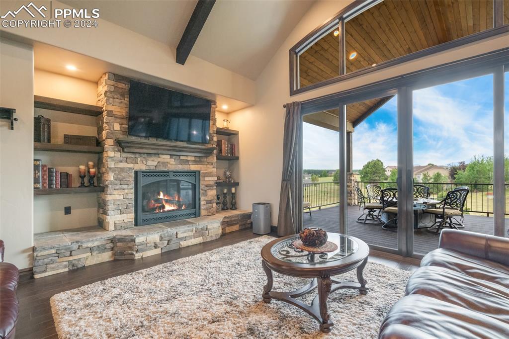 19150 Sixpenny Lane
