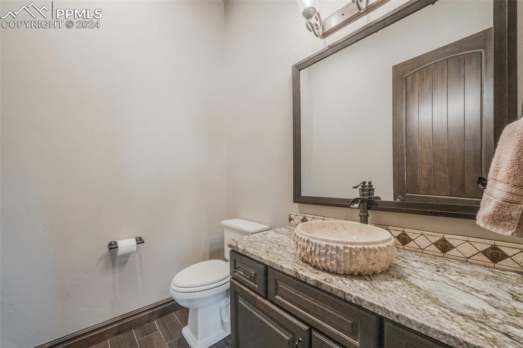 19150 Sixpenny Lane