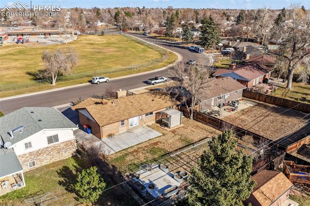 870 Hemlock Way