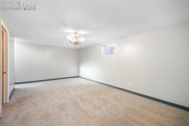 870 Hemlock Way