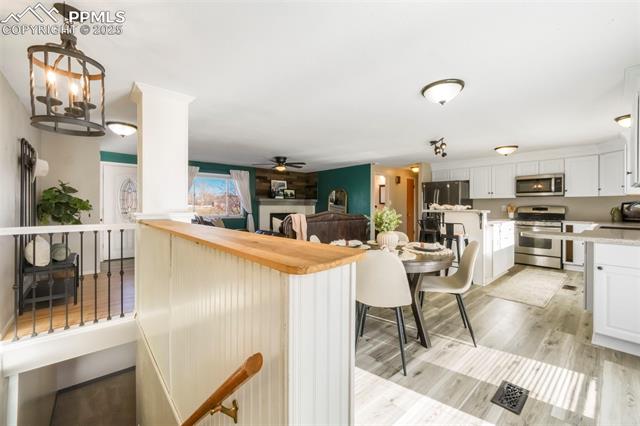 870 Hemlock Way