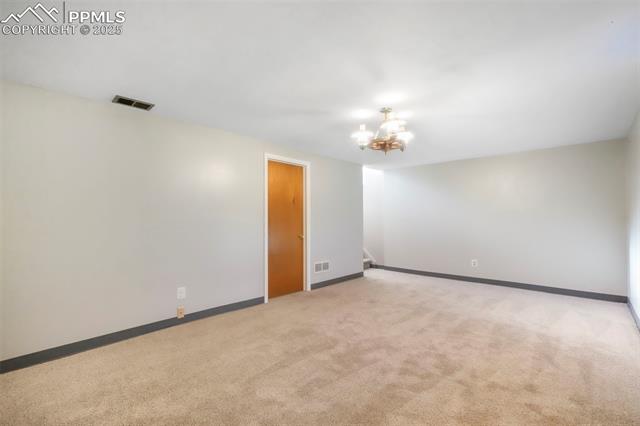 870 Hemlock Way