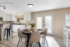 870 Hemlock Way