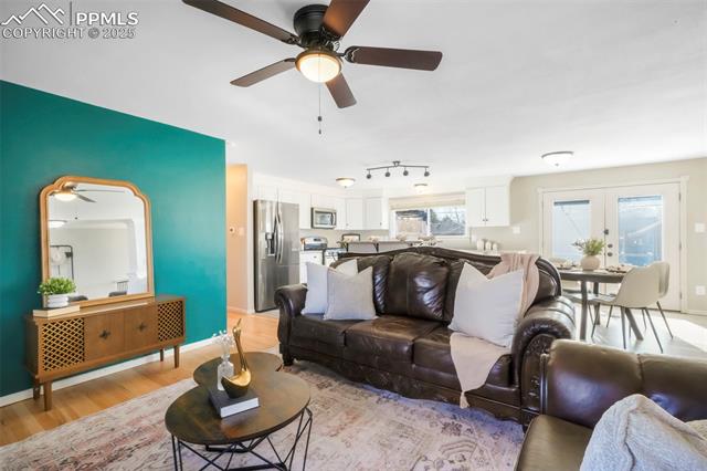 870 Hemlock Way