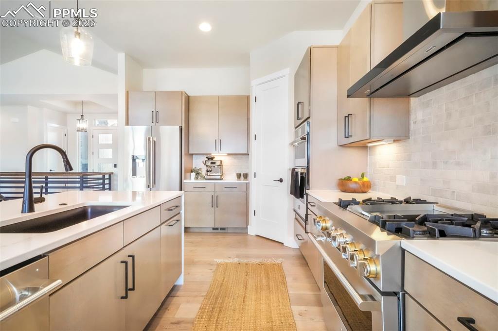 4727 Horse Trader Place