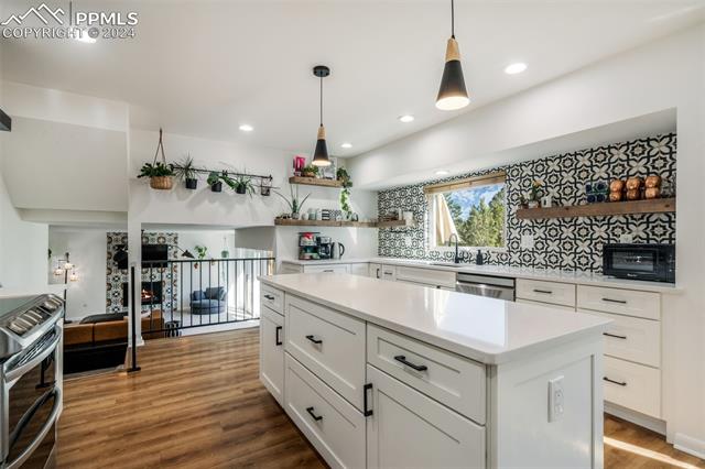 6751 War Eagle Place