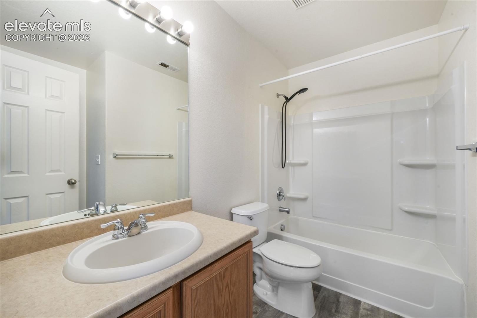 10513 Wells Point
