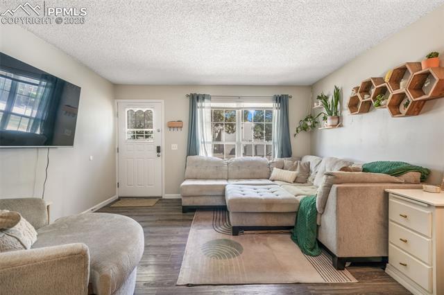3553 Queen Anne Way