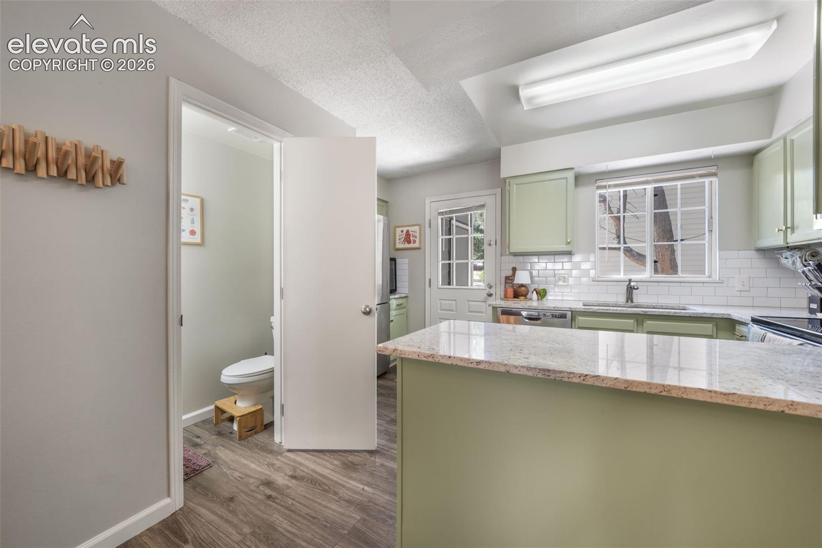3553 Queen Anne Way