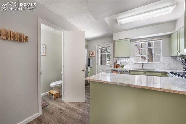 3553 Queen Anne Way